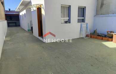 Imagem: A casa possui 2 Dormitórios, 2 Banheiros, 5 Vagas na garagem