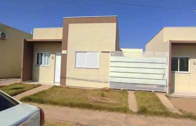 Imagem: A casa em condomínio possui 2 Dormitórios, 1 Banheiro, 2 Vagas