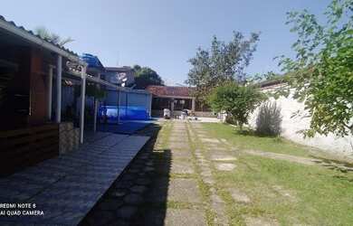 Imagem: A casa possui 2 Dormitórios, 2 Banheiros, 5 Vagas na garagem