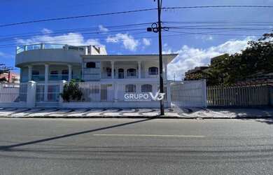 Imagem: A casa possui 3 Dormitórios, 1 Banheiro, 3 Vagas na garagem