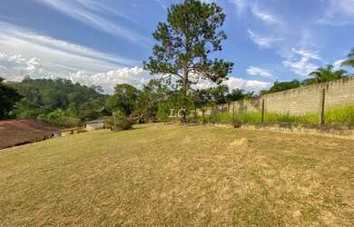 Imagem: O terreno possui 1.000m² de Área e está localizado em Ville