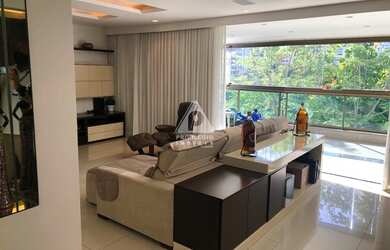 Imagem: O depósito possui 3 Vagas na garagem e 232m² de Área e está