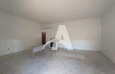 Imagem: O depósito possui 40m² de Área e está localizado em Tibery