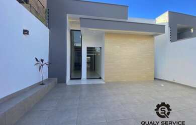 Imagem: A casa à venda possui 3 Dormitórios, 2 Banheiros, 2 Vagas