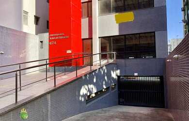 Imagem: O depósito possui 5 Vagas na garagem e 1000m² de Área e está