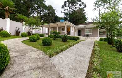 Imagem: A fazenda possui 1500m² de Área e está localizado em Borda