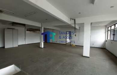 Imagem: O depósito possui 1.900m² de Área e está localizado em