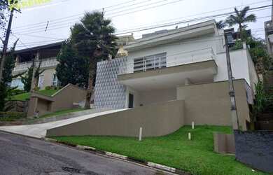 Imagem: A casa em condomínio possui 3 Dormitórios, 4 Banheiros, 4