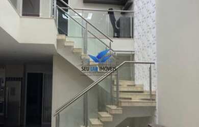 Imagem: A casa em condomínio possui 4 Dormitórios, 5 Banheiros, 4