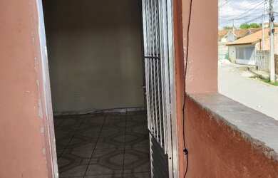 Imagem 8: Aluga casa 550. Varanda, Área de serviço, 1 Banheiroe1 Dormitório