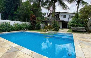 Imagem: A casa em condomínio possui 5 Dormitórios, 5 Banheiros, 220m²