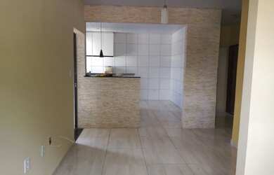 Imagem: A casa possui 2 Dormitórios, 1 Banheiro, 1 Vaga na garagem