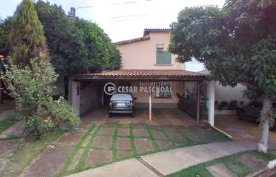 Imagem: A casa em condomínio possui 3 Dormitórios, 3 Banheiros, 2