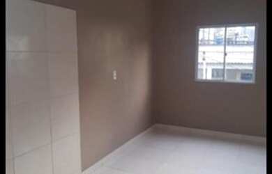 Imagem: A casa possui 2 Dormitórios, 1 Banheiro, 1 Vaga na garagem