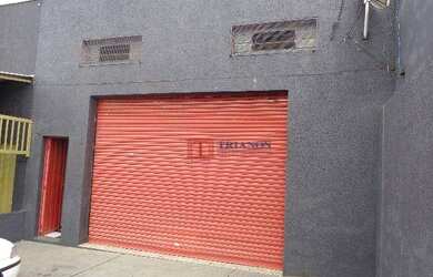 Imagem: O depósito possui 2 Vagas na garagem, 123m² de Área e está