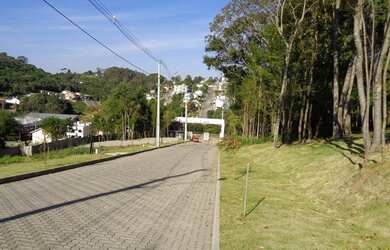 Imagem: O terreno possui 360m² de Área e está localizado em Verona