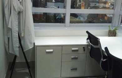 Imagem: O depósito possui 2 Vagas na garagem, 40m² de Área e está