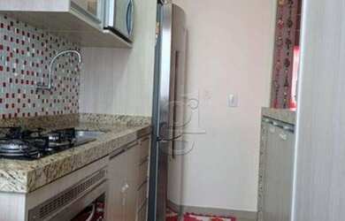 Imagem: O apartamento possui 2 Dormitórios, 1 Banheiro, 1 Vaga na garagem