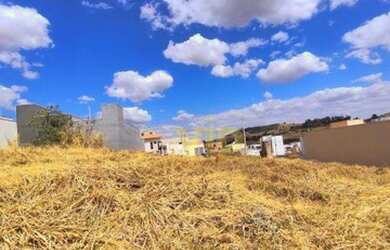 Imagem: O terreno possui 200m² de Área e está localizado em Parque