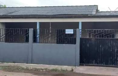 Imagem: A casa possui 2 Dormitórios, 1 Banheiro e está localizado