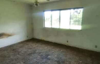 Imagem: A casa possui 3 Dormitórios, 1 Banheiro, 308m² de Área e