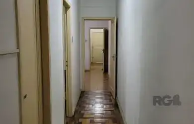 Imagem 7: Apartamento com 2 dormitórios, com sacada no Bairro Centro Histórico