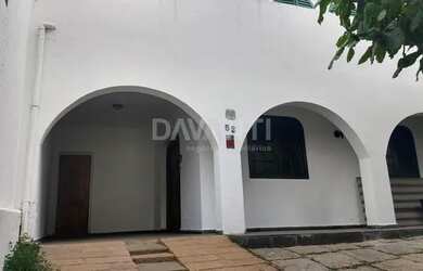 Imagem: A casa possui 5 Dormitórios, 5 Banheiros, 2 Vagas na garagem