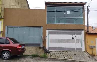 Imagem: A casa possui 2 Dormitórios, 3 Banheiros, 2 Vagas na garagem