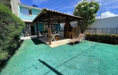 Imagem: A casa em condomínio possui 3 Dormitórios, 2 Banheiros, 2