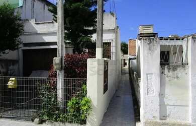 Imagem 1: Casa Padrão em Pelotas. 10m² de Área, 1 Banheiroe1 Dormitório