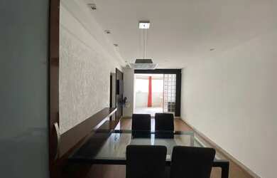 Imagem: O apartamento possui 2 Dormitórios, 2 Banheiros, 2 Vagas na