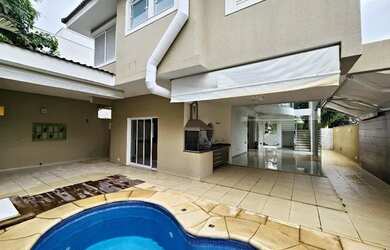 Imagem: A casa em condomínio possui 4 Dormitórios, 5 Banheiros, 4