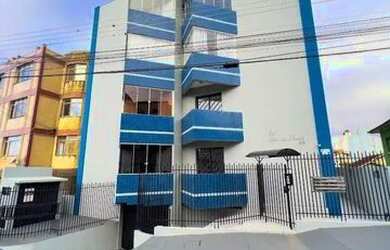 Imagem: O apartamento possui 3 Dormitórios, 1 Banheiro, 1 Vaga na garagem