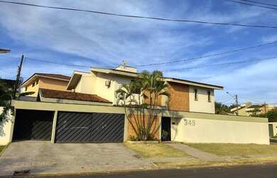 Imagem: O depósito possui 5 Vagas na garagem, 293m² de Área e está