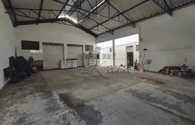 Imagem: O depósito possui 899m² de Área e está localizado em Bosque