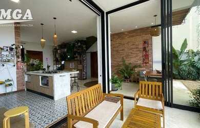 Imagem: A casa em condomínio possui 3 Dormitórios, 2 Banheiros, 2