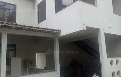 Imagem: A casa possui 5 Dormitórios, 3 Banheiros, 2 Vagas na garagem