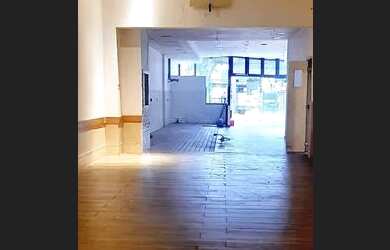 Imagem: O depósito possui 5 Vagas na garagem, 1.130m² de Área e