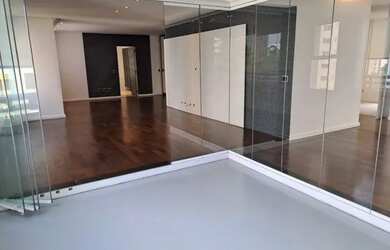 Imagem: O apartamento possui 4 Dormitórios, 5 Banheiros, 4 Vagas na