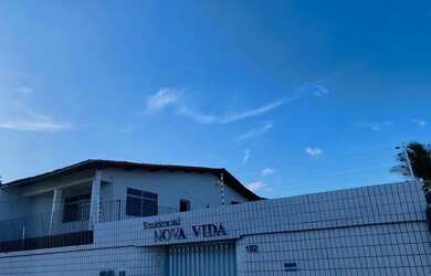 Imagem: A casa possui 2 Dormitórios, 1 Banheiro e 1 Vaga na garagem