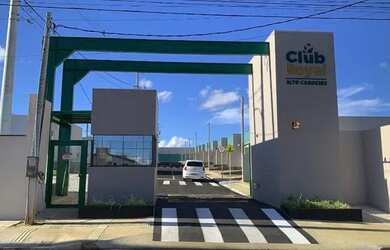 Imagem: A casa em condomínio possui 2 Dormitórios, 1 Banheiro, 2 Vagas