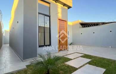 Imagem: A casa possui 3 Dormitórios, 1 Banheiro, 2 Vagas na garagem