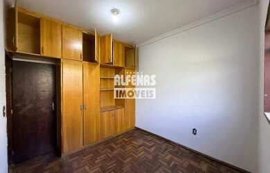 Imagem 7: EXCELENTE CASA COMERCIAL E RESIDENCIAL COM ÓTIMA LOCALIZAÇÃO NO BAIRRO...