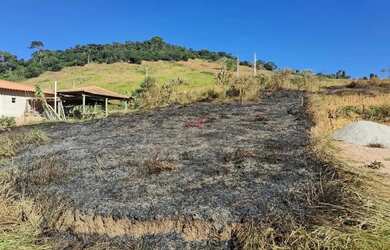 Imagem: O terreno possui 500m² de Área e está localizado em Pedra