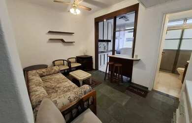 Imagem: O apartamento possui 2 Dormitórios, 1 Banheiro, 1 Vaga na garagem