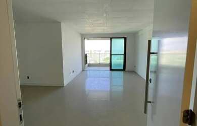 Imagem: O apartamento possui 4 Dormitórios, 5 Banheiros, 2 Vagas na