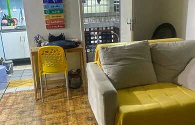 Imagem: O apartamento possui 1 Dormitório, 1 Banheiro, 1 Vaga na garagem