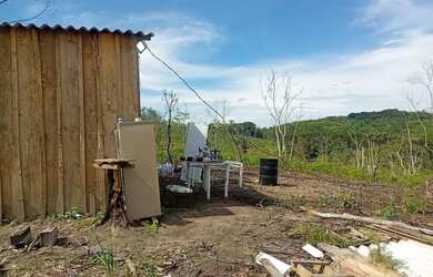 Imagem 10: Terreno com luz e Internet e água a 300 mts da represa