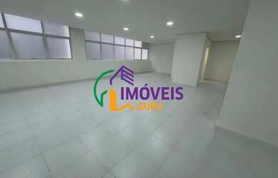 Imagem: O depósito possui 2 Vagas na garagem, 195m² de Área e está