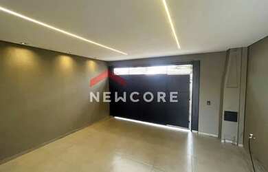 Imagem: A casa possui 3 Dormitórios, 2 Banheiros, 2 Vagas na garagem